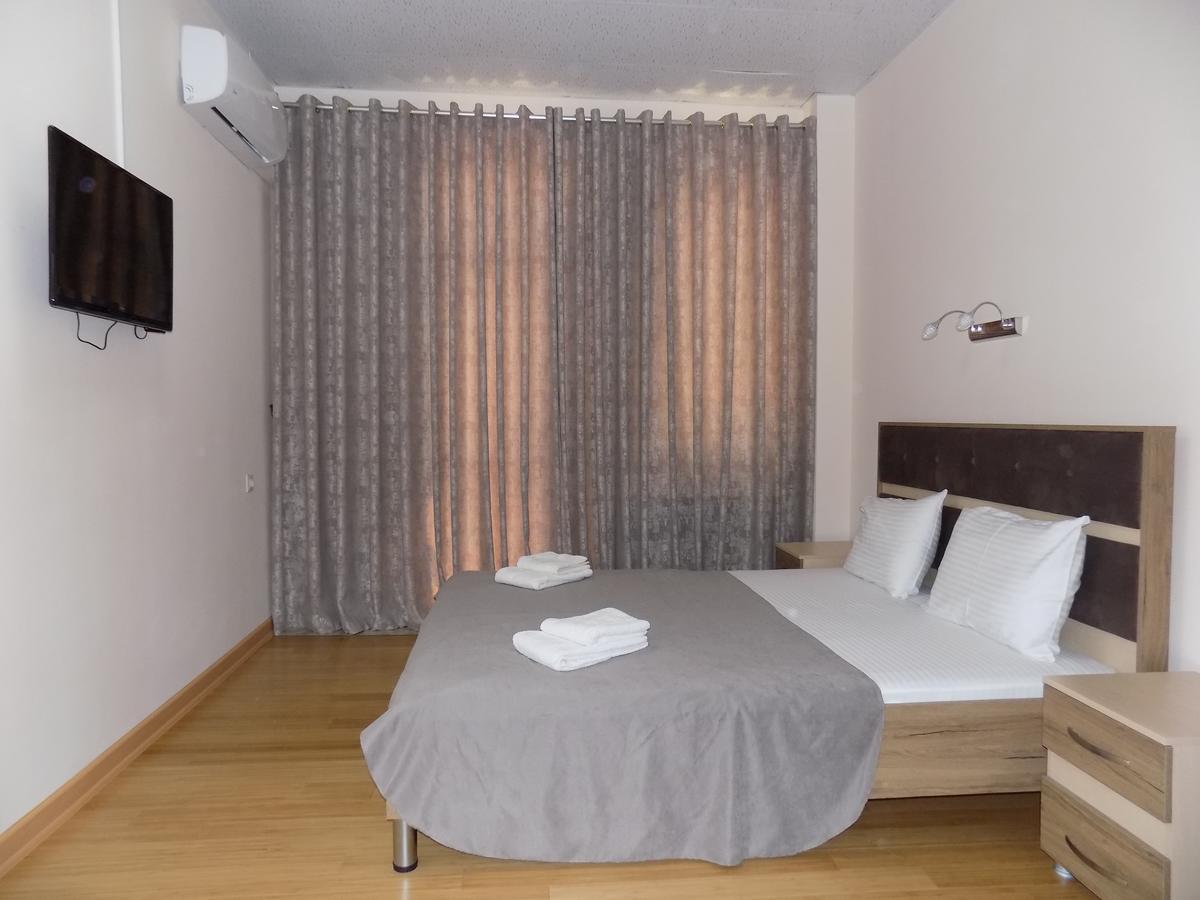 Hotel Mars Sugdidi Exterior foto