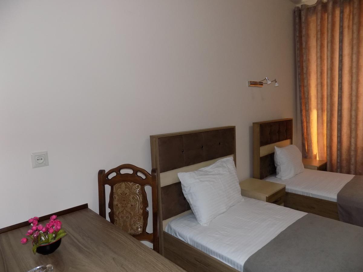 Hotel Mars Sugdidi Exterior foto